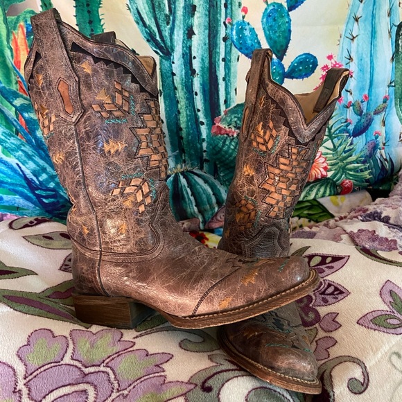 Vintage Coral Boots - Picture 1 of 3